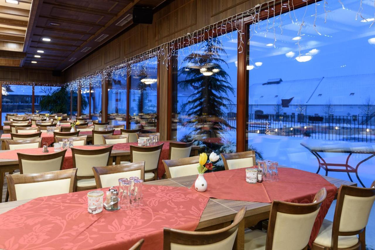Hotel Zamek Valec Vladislav Exterior foto